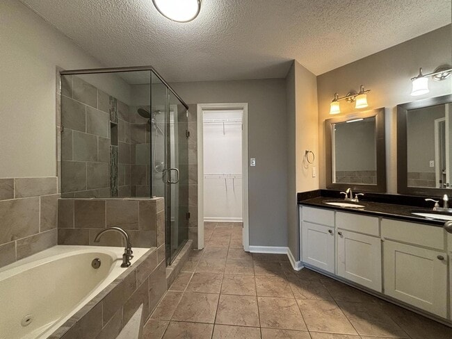 Building Photo - 244 Saybrook Cove