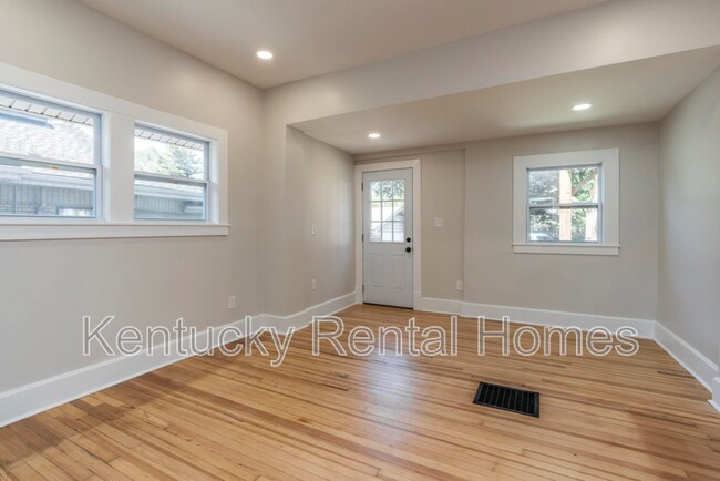 Building Photo - 161 Preston Ave