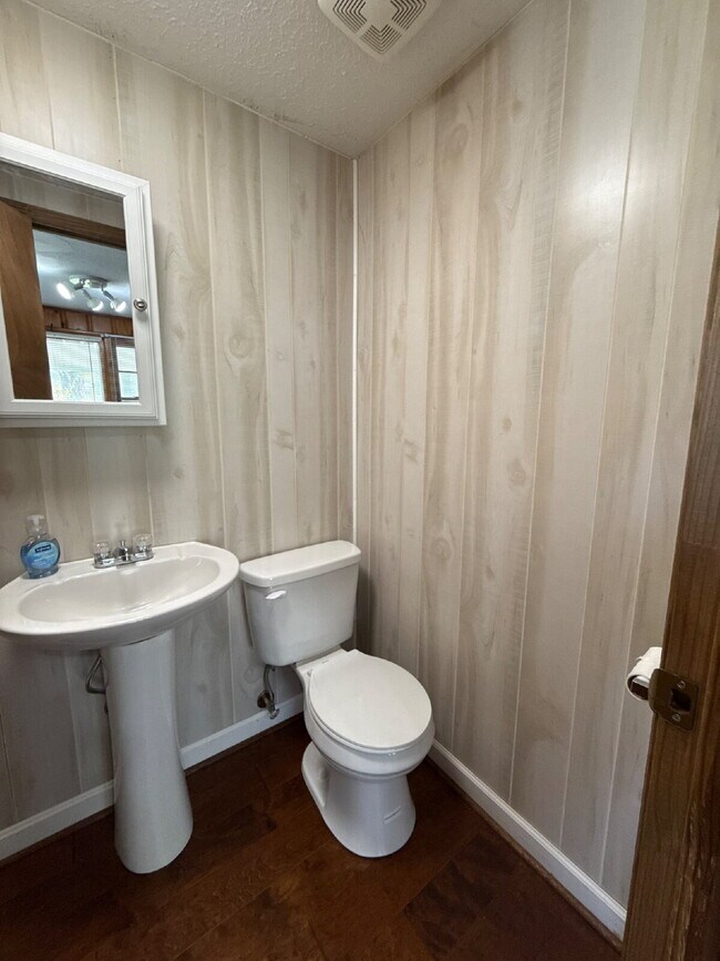 Building Photo - "Charming 4-Bedroom Home with Hardwood Floors on Ready Section Road!"