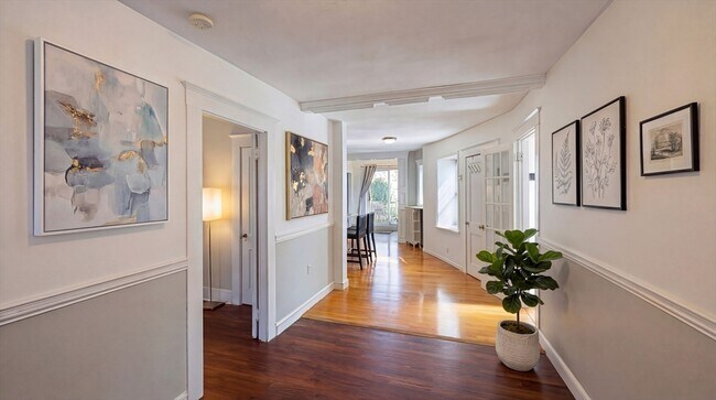 Building Photo - 34 Thorndike St