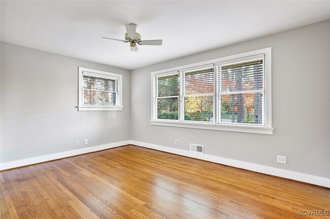 Building Photo - 509 Waveny Rd