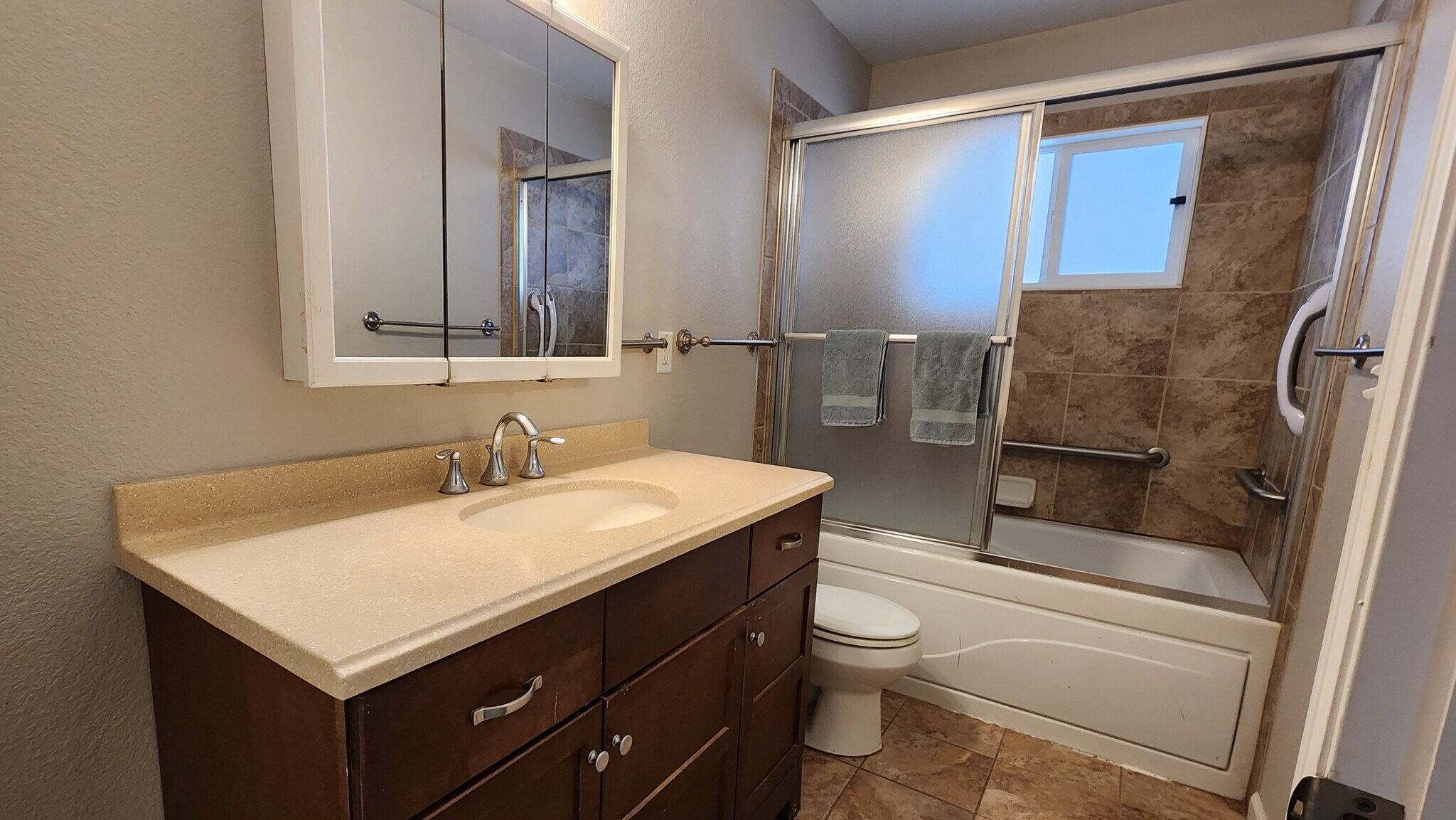 Building Photo - 7261 Avrum Dr