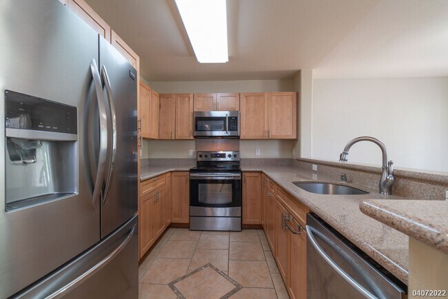 Building Photo - 3 Bed 2.5 Bath Townhome in Spinnaker Place Townhomes 2