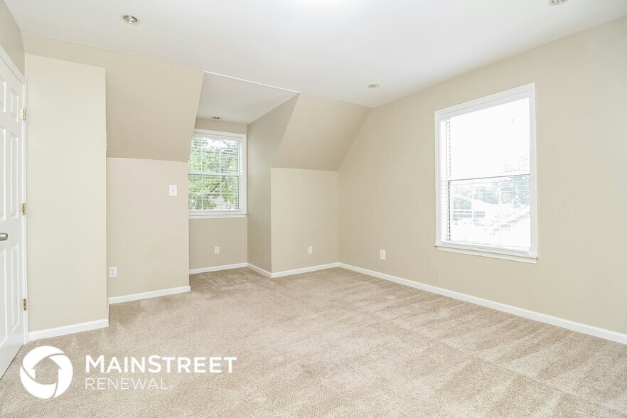 Building Photo - 5016 Trailwater Dr