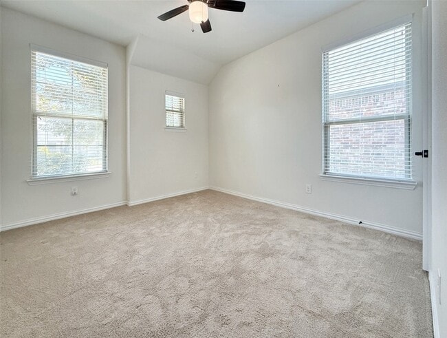 Building Photo - 2064 Barx Dr