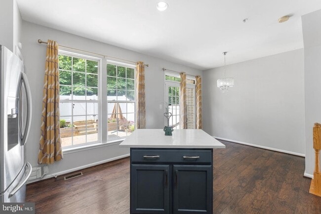 Building Photo - 4004 Meadow Trail Ln