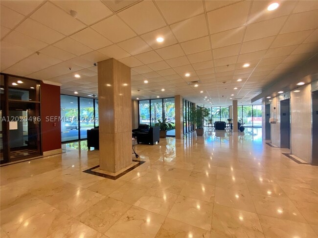 Building Photo - 400 Kings Point Dr