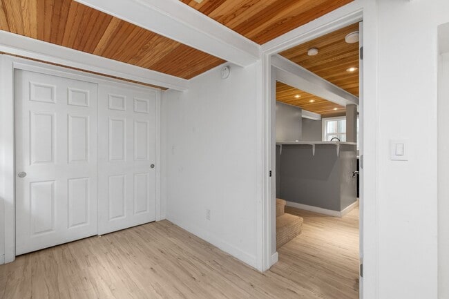 Building Photo - 5155