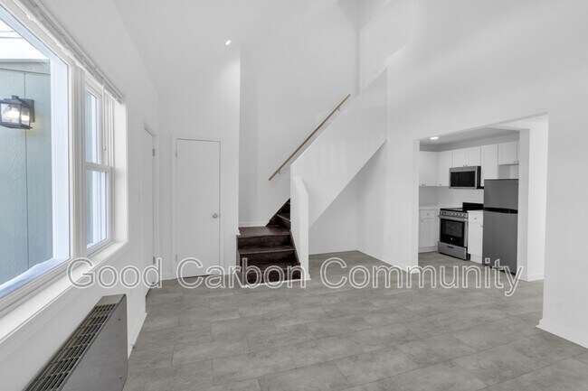 Building Photo - 209 Summer St