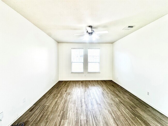 Building Photo - 14 Harbinger Ct