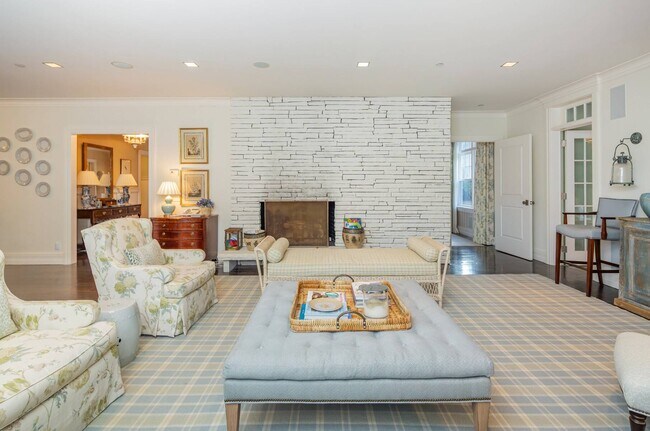 Building Photo - 63 Meadowmere Pl