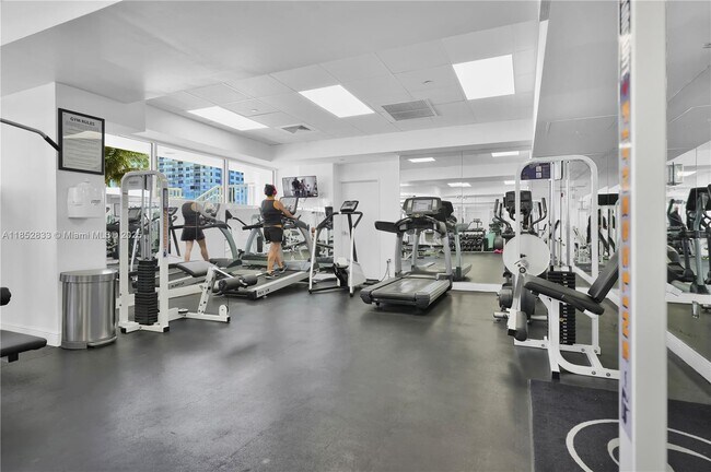 Building Photo - 5900 Collins Ave