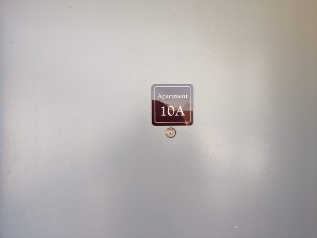 Building Photo - Salem Square