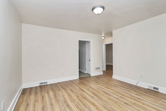 Building Photo - Cozy Echo Hills Two Bedroom Duplex