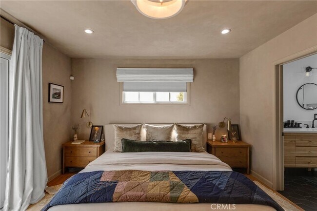 Building Photo - 23936 Nomar St