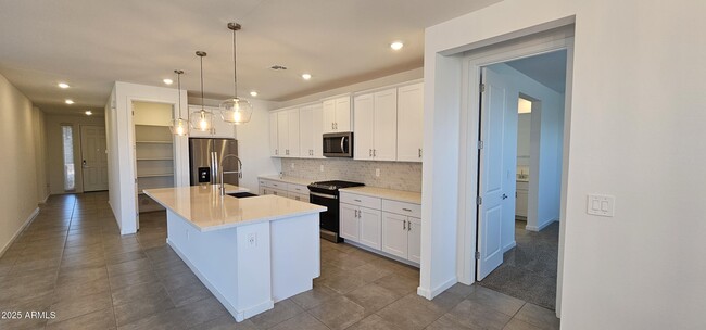 Building Photo - 5050 W Hunter Trl