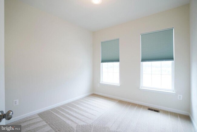 Building Photo - 2038 Twisted Oak Pl