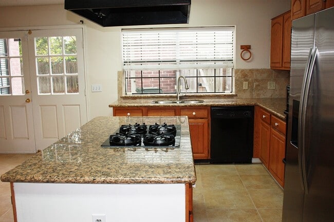 Building Photo - 2319 Mill Creek Dr