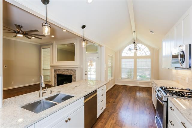 Building Photo - 2120 Steeplewood Dr