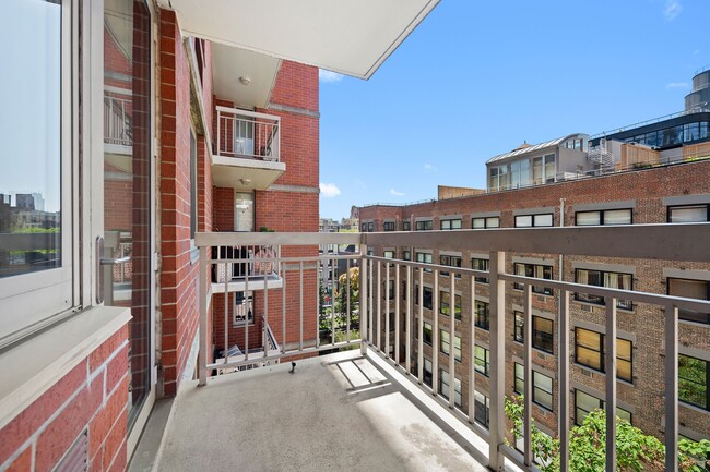 Building Photo - 520 W 23rd St