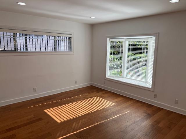 Master bedroom (1st floor) with bay windows - 2812 Anchor Ave