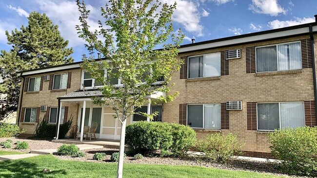 Building Photo - South Majestic