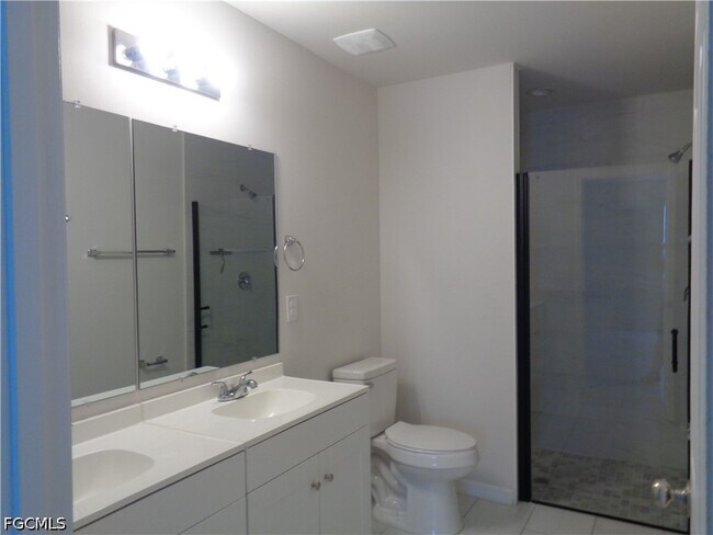 Building Photo - 3816 SW 15th Pl