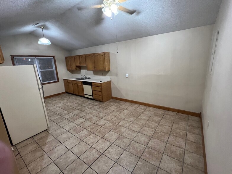 Building Photo - 201 Pearl Street