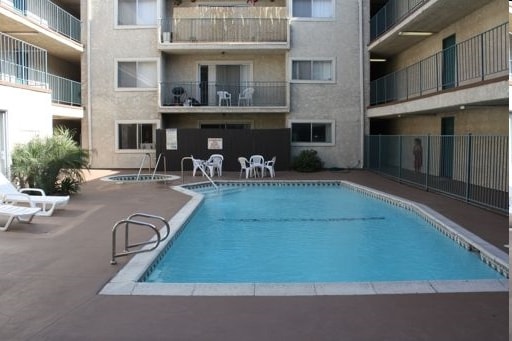 Pool - Lemarsh Chatsworth Apartments