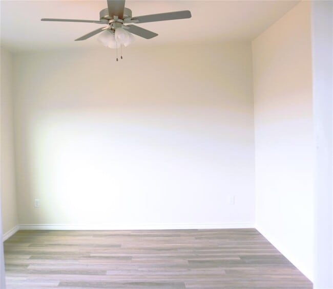 Building Photo - 518 Whirlaway Dr