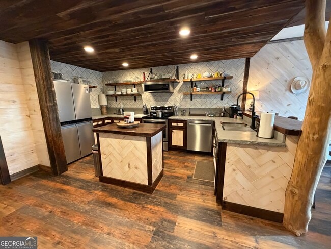 Building Photo - 85 Dixieland Ln