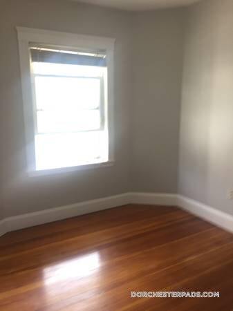 Building Photo - 26 Roseclair St