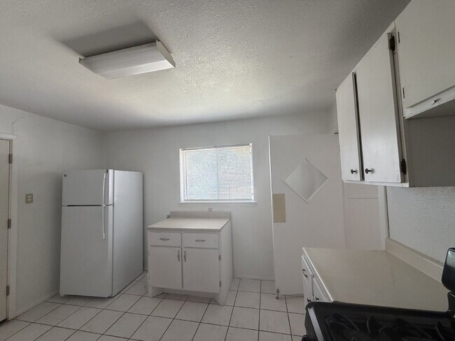 Building Photo - 7289 Mimosa Ave