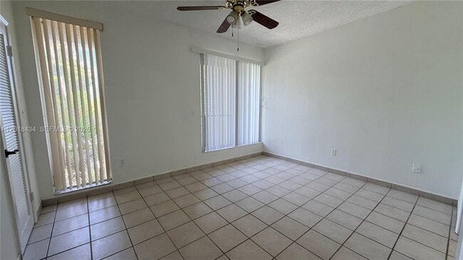 Building Photo - 9155 Fontainebleau Blvd
