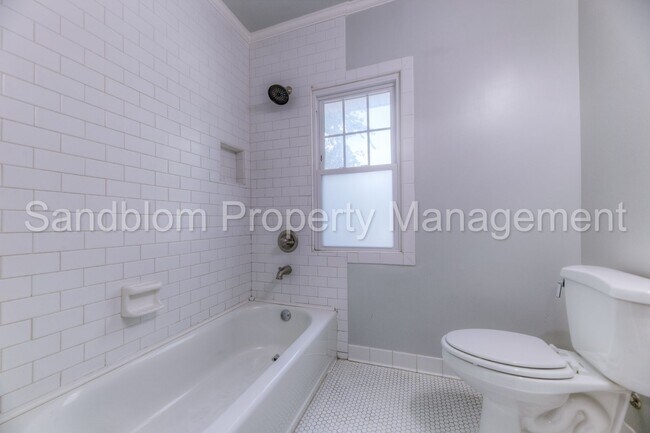 Building Photo - For Lease | TU | 5 Bed + 3 Bath | $2500 Rent