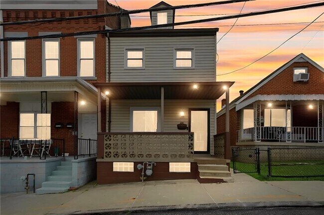 Building Photo - 4914 Cypress St