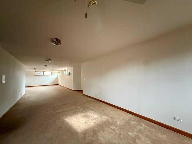 Building Photo - 15141 Arbor Dr