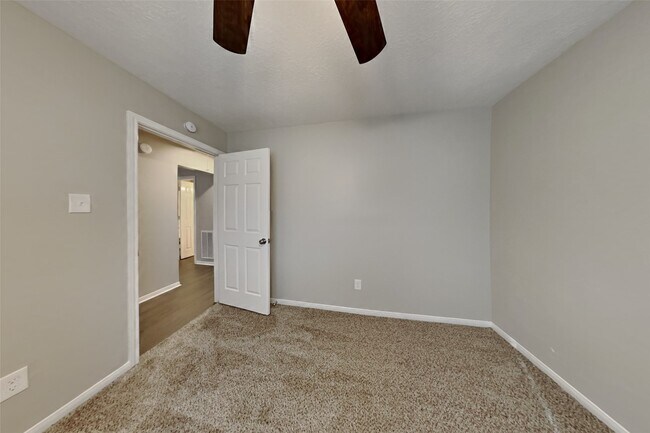 Building Photo - 131 Lissa Ln