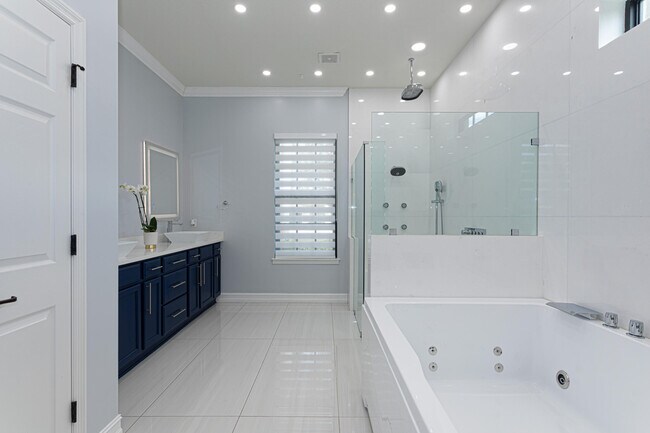 Building Photo - 3352 Siena Cir