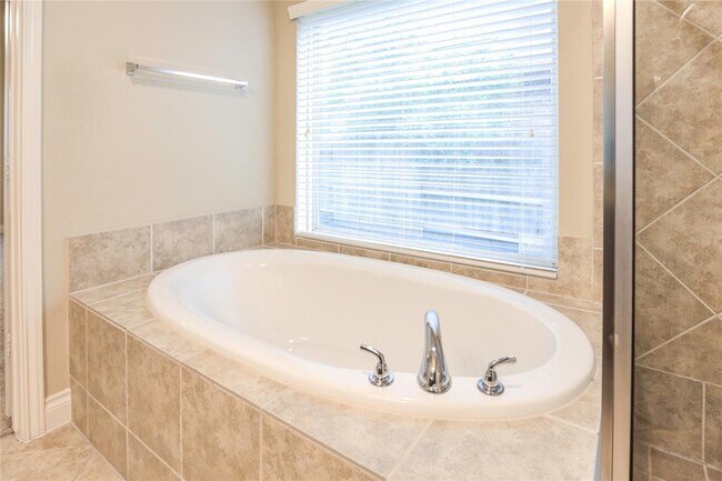 Building Photo - 16810 Bonnyton Dr