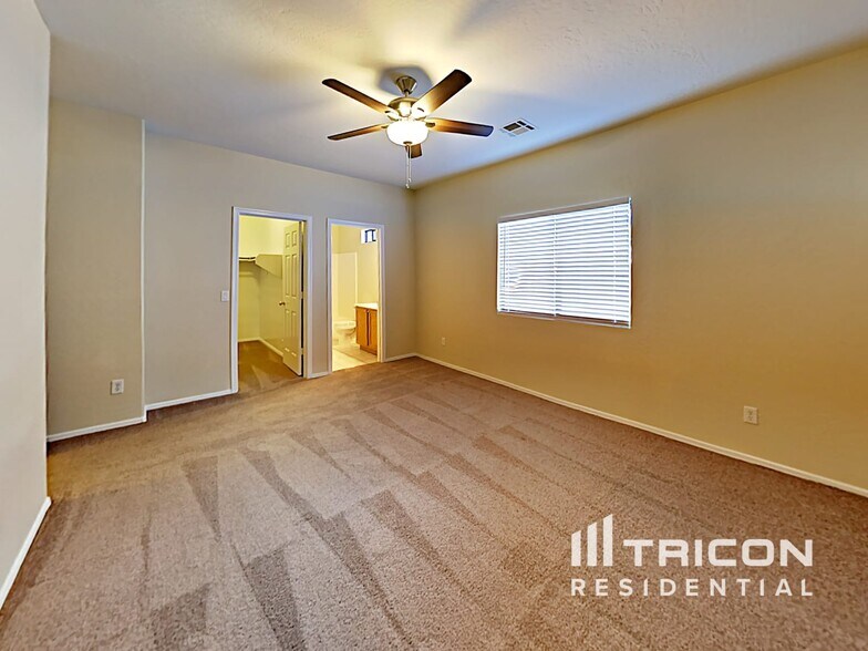 Building Photo - 6430 S 10th Dr