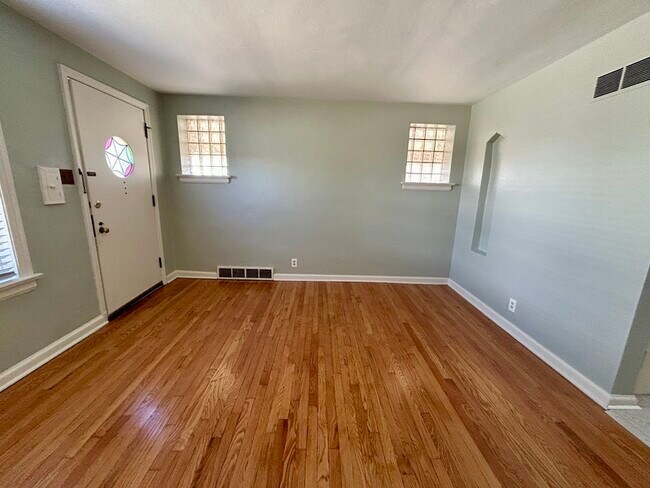 Building Photo - 4938 Fyler Ave