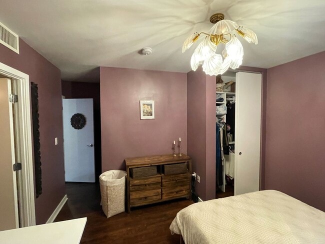 Building Photo - Recently Renovated 1 bedroom apartment in Columbia Heights