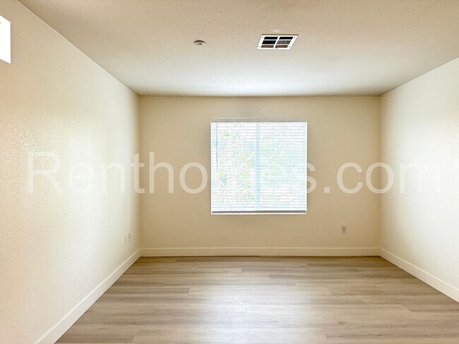 Building Photo - 1603 White Hickory Pl
