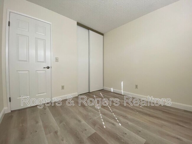 Building Photo - 1089 Rankin Dr