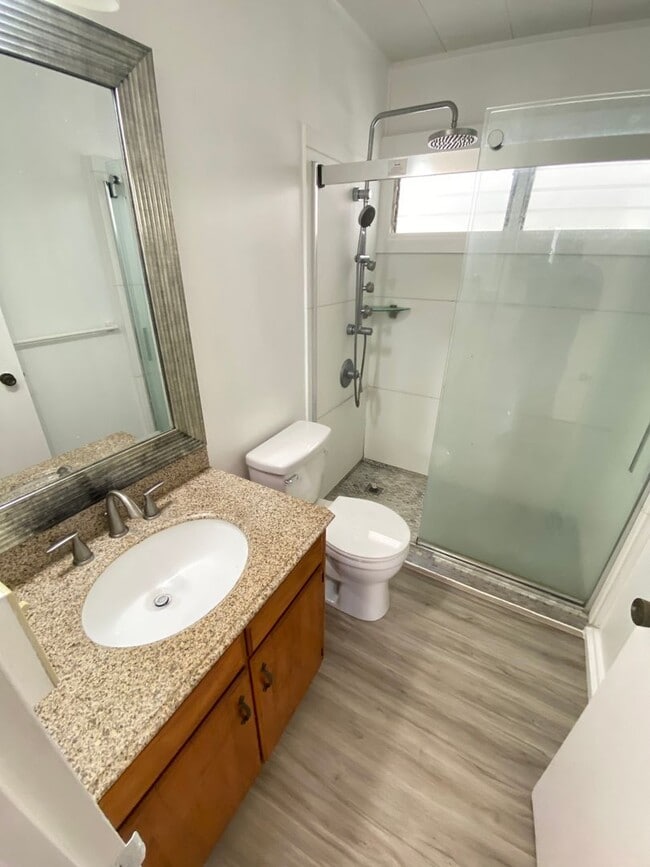 Building Photo - 3 Bedroom, 1.5 Baths