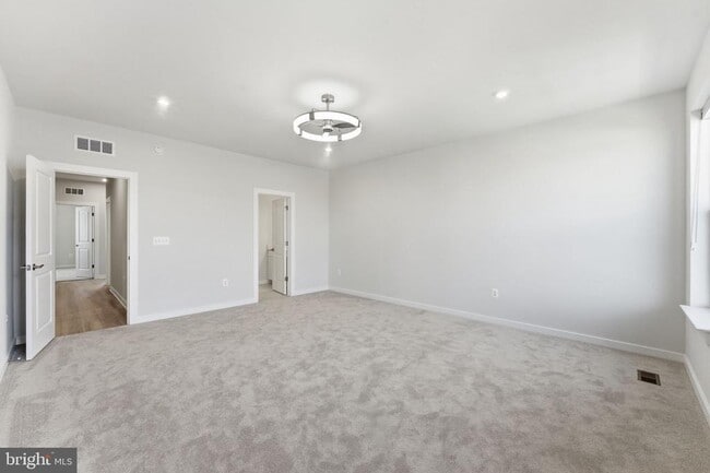 Building Photo - 2136 Glacier Rd