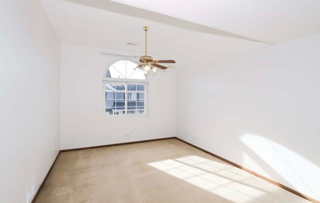 Building Photo - 437 Village Creek Dr