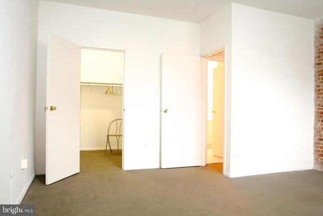 Building Photo - 2031 South St