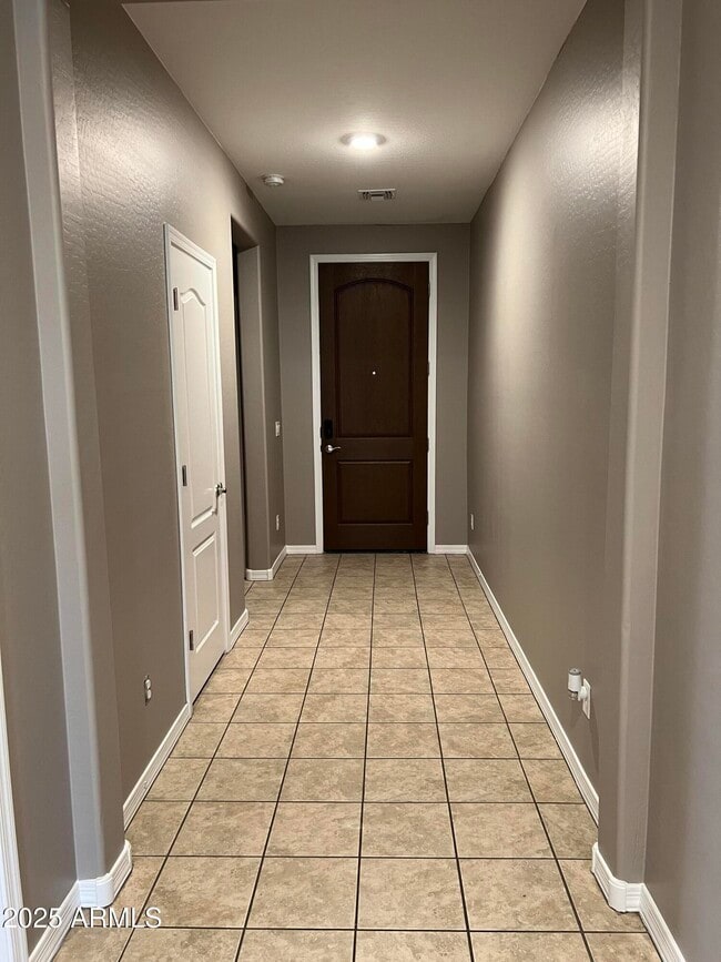 Building Photo - 19955 W Heatherbrae Dr